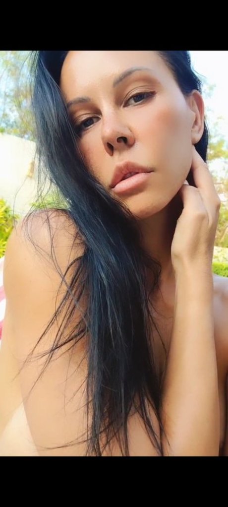 laly vallade star naked pics