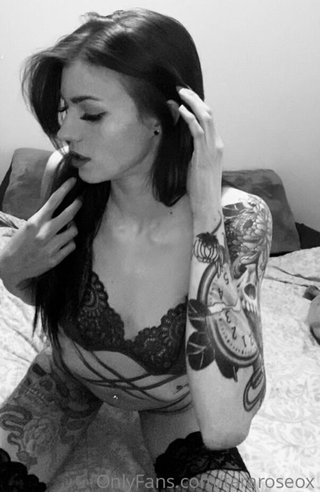 Tara Rose_ high quality model picture