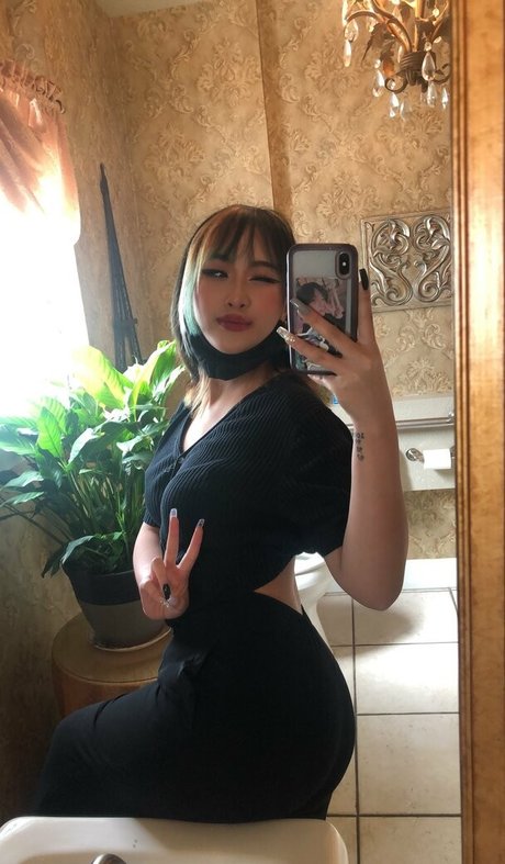 Soraphoria nude model pictures