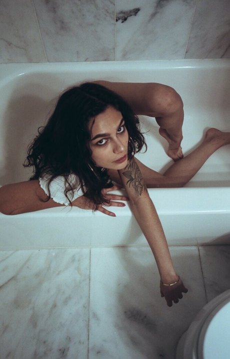 Itshades top pornstar pictures