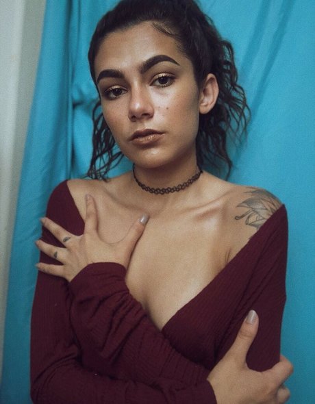 Itshades model adult galleries