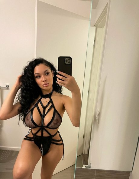 Mya Lashaun model hot images