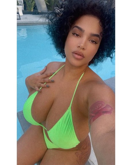 Vanessa Ann Wrigley erotic pornstar gallery