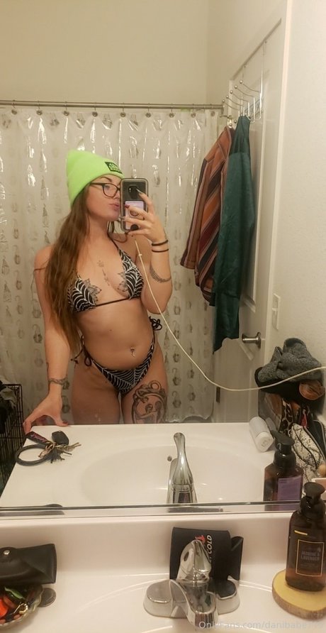 Dani Babe star adult pic