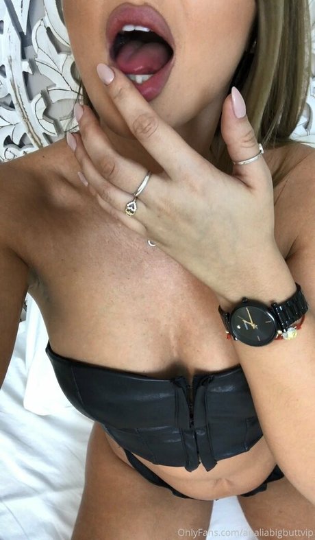 Big B ty Queen star top images