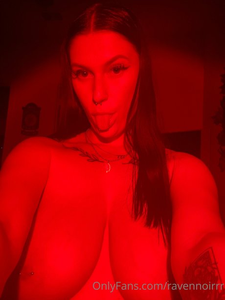 Ravennoirrr Profile pic