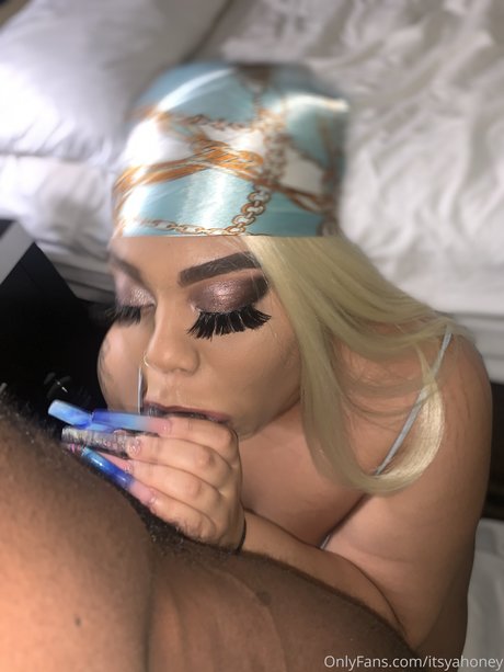 honeyytheeater pornstar top img