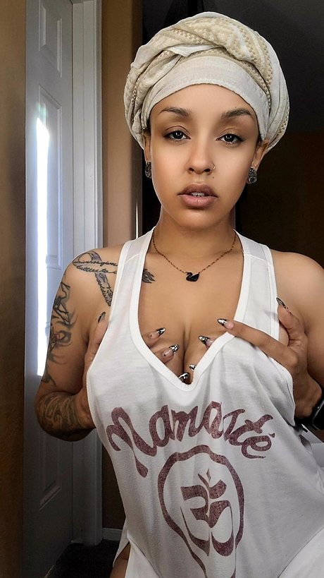 Goddess Orora Storm beautiful model gallery