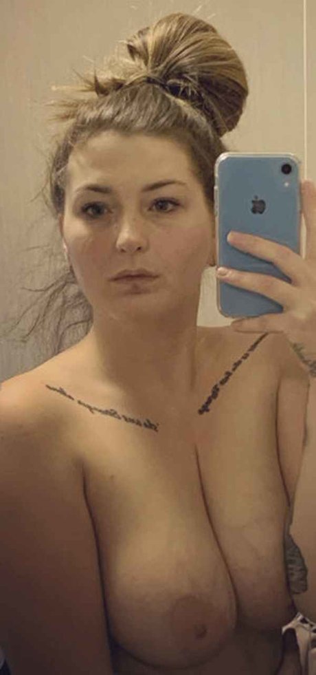 SlapperLaughs erotic actress archive