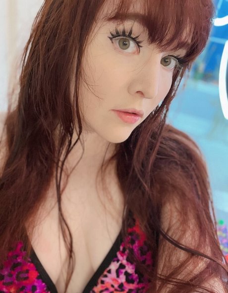 Foxy Cosplay hot actress pics