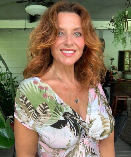 HoneyBeeZone perfect model pics