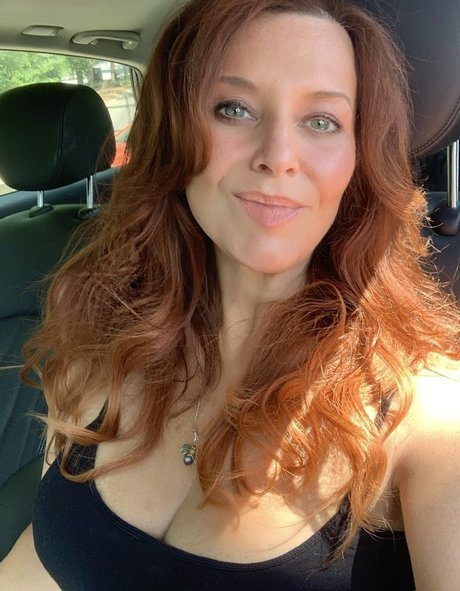 HoneyBeeZone model exclusive images