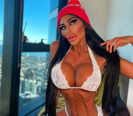 Tarajayn3 free actress img