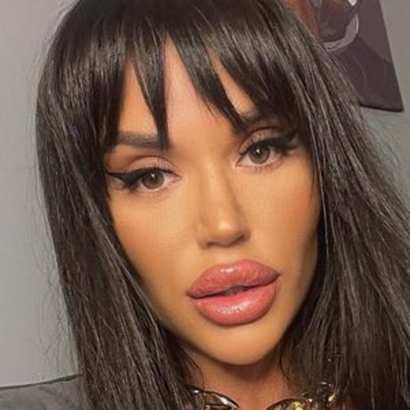 Deesha model pretty pictures