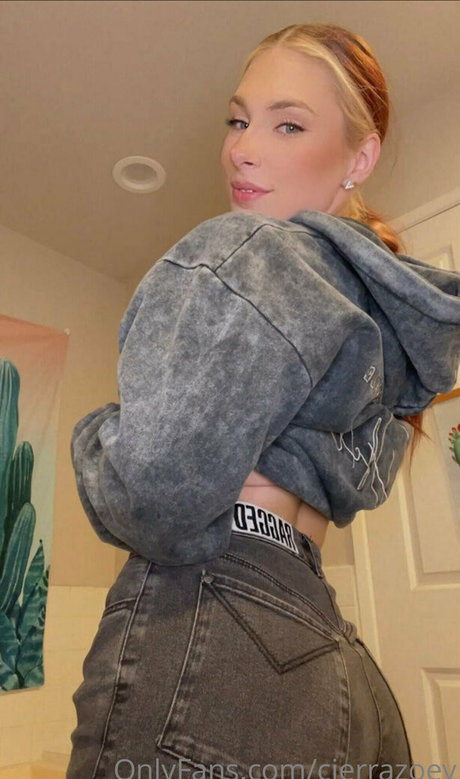 cierrazoey model exclusive picture