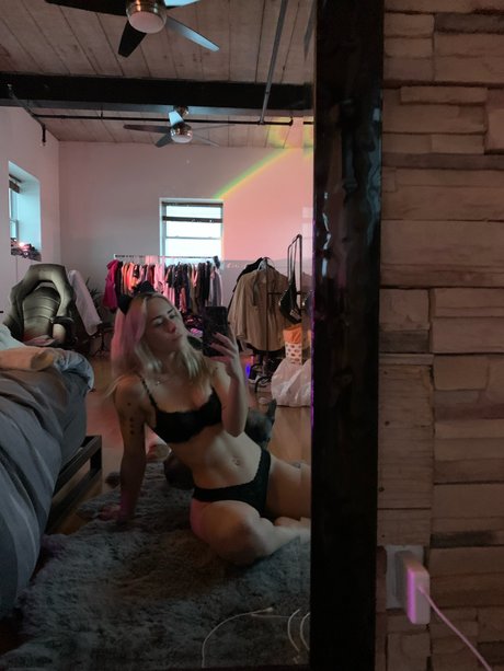 Skimaskthedickslayer beautiful model image