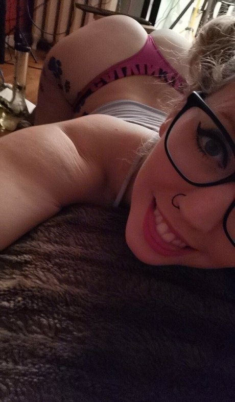 Blueellad model nice picture