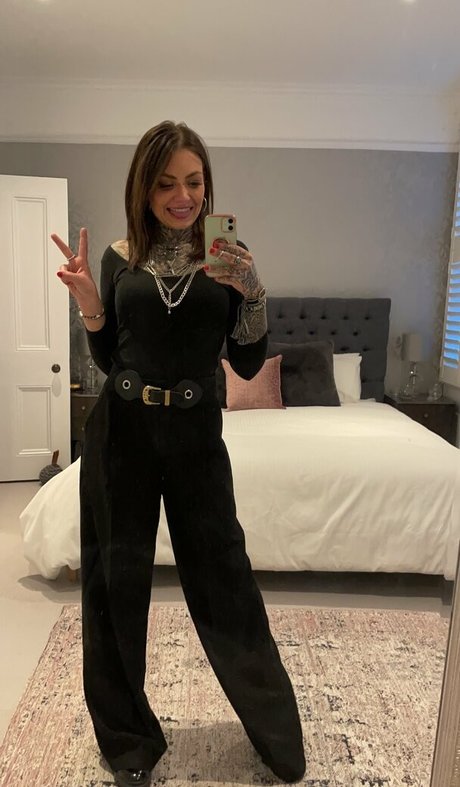 Nikky French hd actress picture