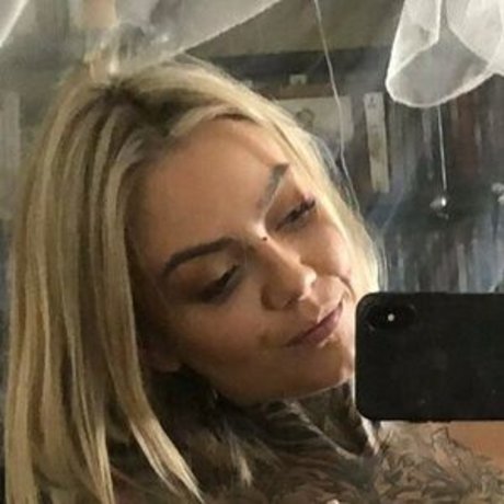 Nikky French art pornstar archive