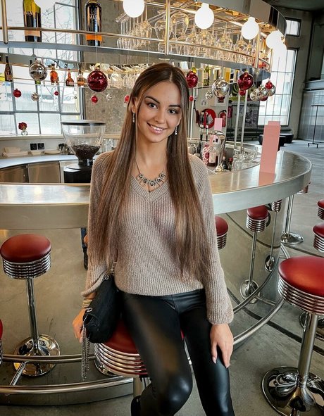 Tamara sunshine art star pics