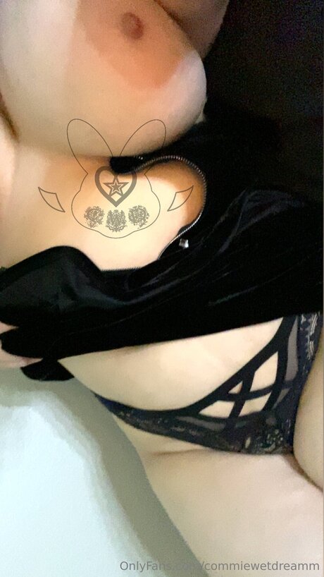 Commiewetdreamm model free galleries