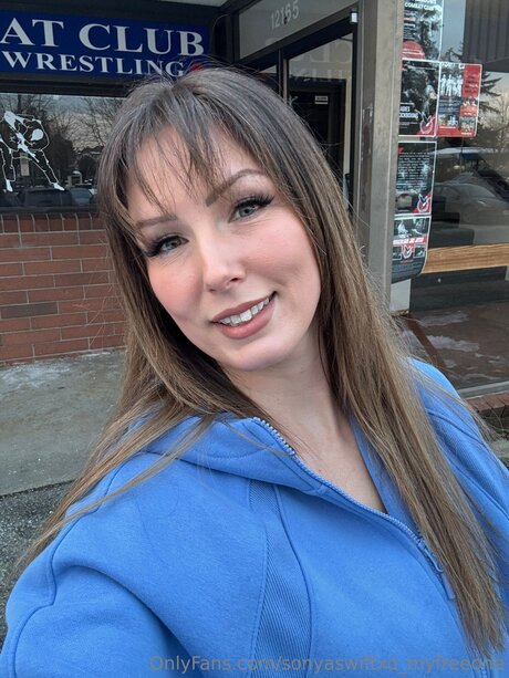 Sonyaswiftxo Myfreeone pornstar sexy gallery