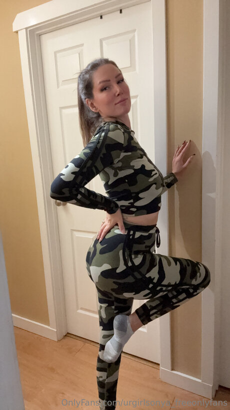 Sonyaswiftxo Myfreeone sexy actress gallery