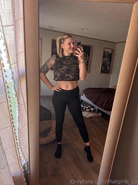 Thatgirlb 13 porn model photo