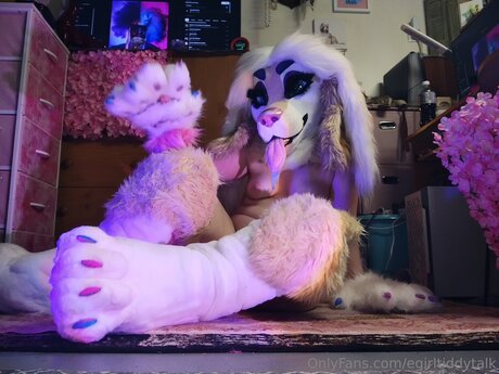 Egirltiddytalk model naked pic