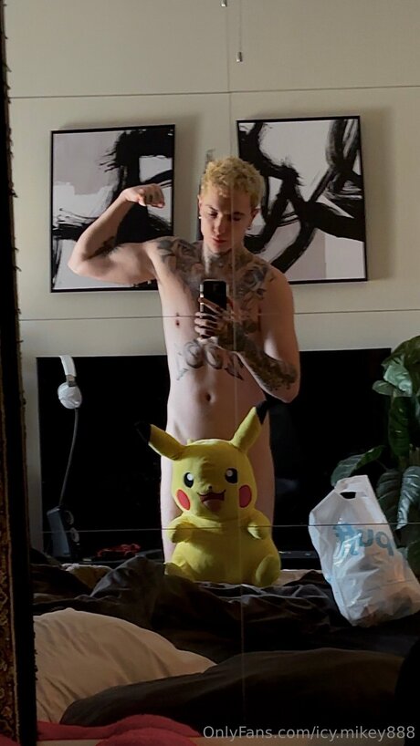 Icy Mikey888 sexy star img