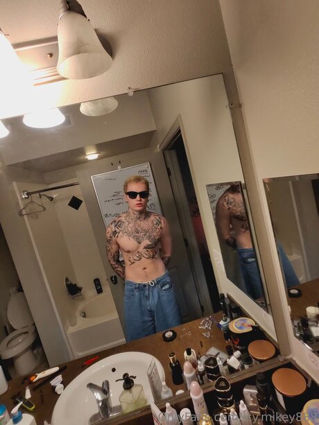 Icy Mikey888 pornstar nudes photos