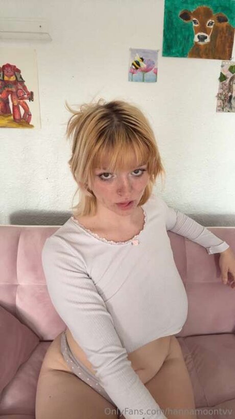 Hannamoontvv model sex photos