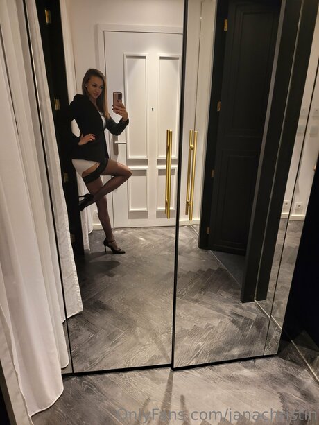 Savannahchristin high quality actress pic