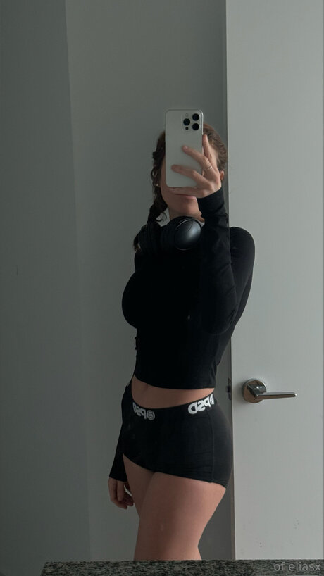 Eliasxxz pornstar naked photos