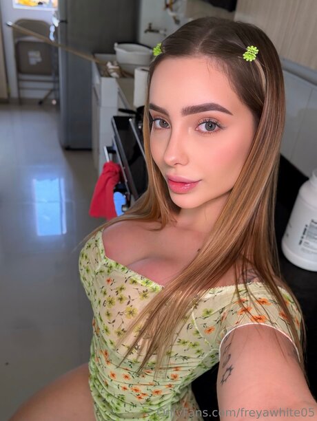 Freyawhite05 model erotic images