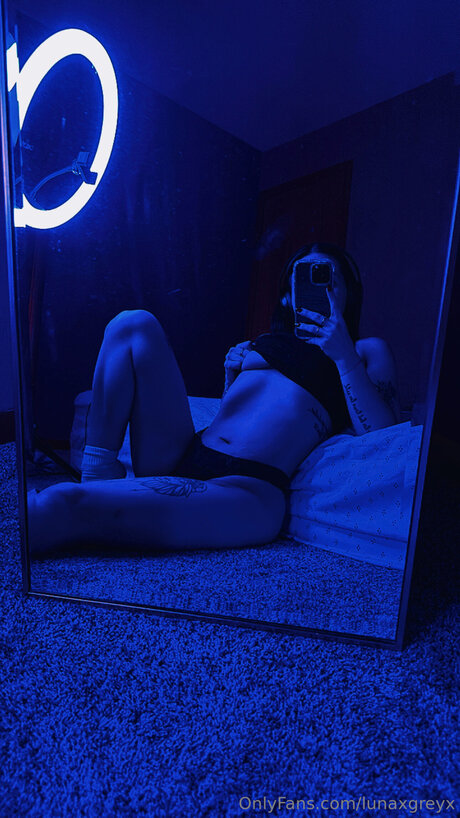 Lunaxgreyx pornstar nudes picture