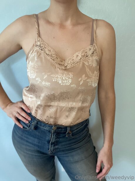 Weedyvip xxx actress pic