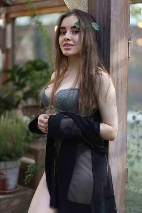 Tiny4 Kira1 adult actress photo