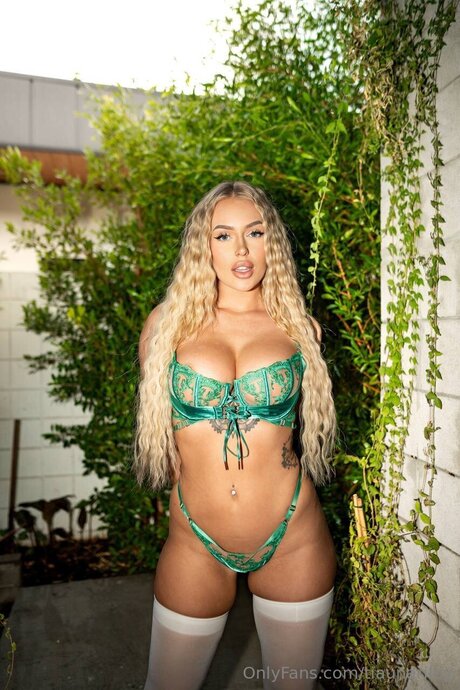 Tiaunariley perfect actress photo