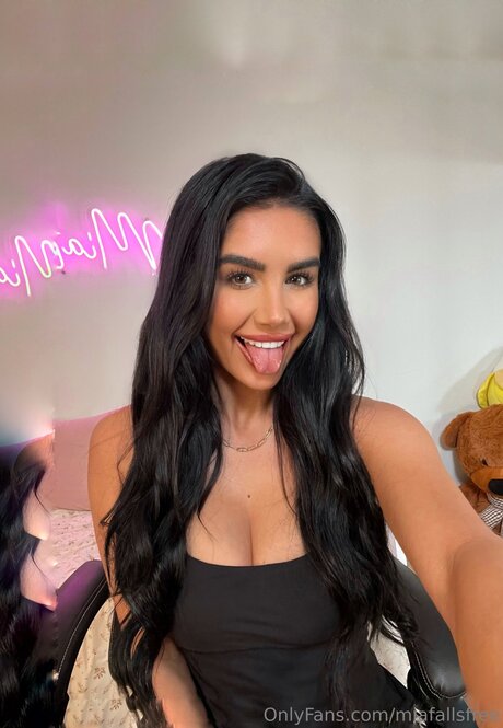 Miafallsfree star perfect pic