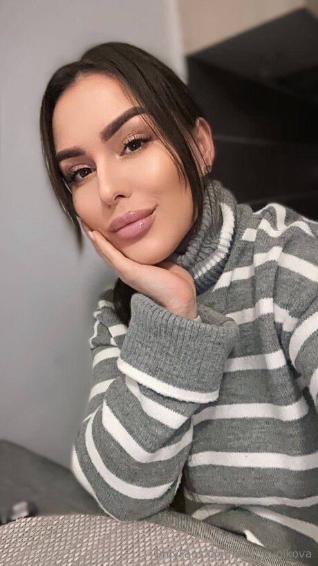 Valentinaaaaaaaaa model adult image