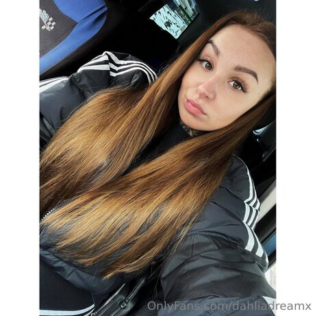 Dahliadreamx hot actress picture