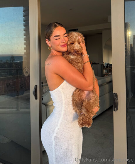 Skye Rose nude star pics