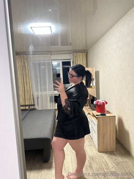 Elizzza Beth hot model image