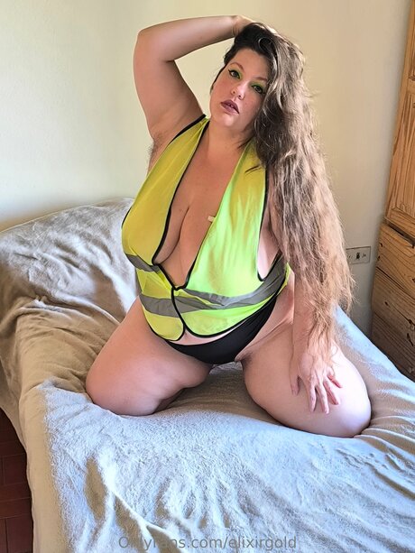 Elixirgold pretty actress pic