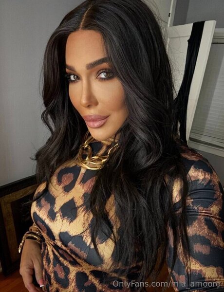 Mia Amoore star nudes gallery