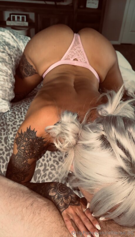 Ellierae 00 model naked pictures