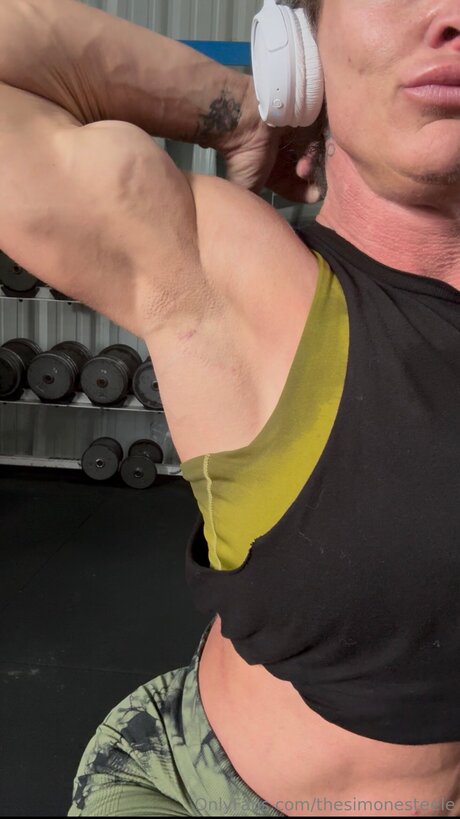 Thesimonesteele model hot archive