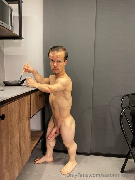 Aaronmidget beautiful model gallery