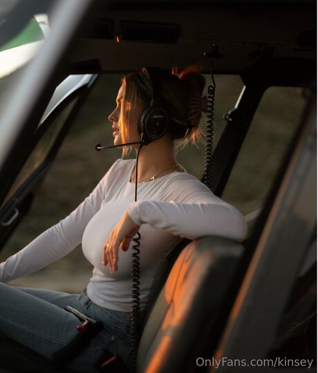 Officialkins pornographic model img